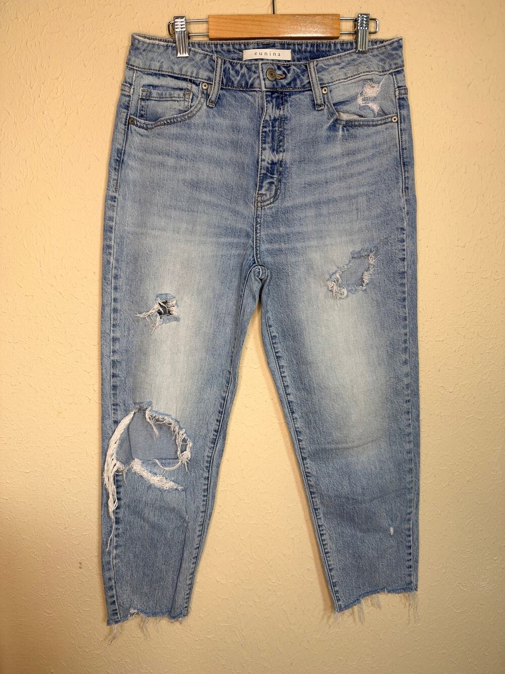 Eunina Super High Rise Mom Jean Size 11 Cropped Ankle Distressed Lightwash